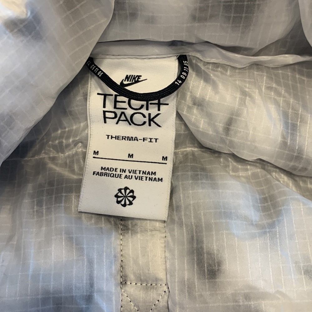 Men’s Nike tech pack jacket - Picture 7 of 16